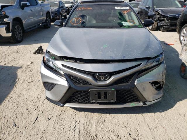 4T1B61HK4KU187656 - 2019 TOYOTA CAMRY XSE GRAY photo 9