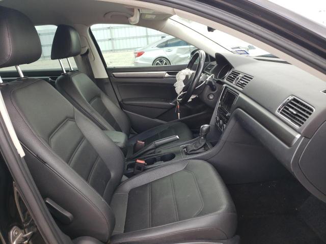 1VWDT7A32HC005637 - 2017 VOLKSWAGEN PASSAT R-L BLACK photo 5