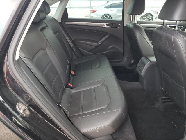 1VWDT7A32HC005637 - 2017 VOLKSWAGEN PASSAT R-L BLACK photo 6