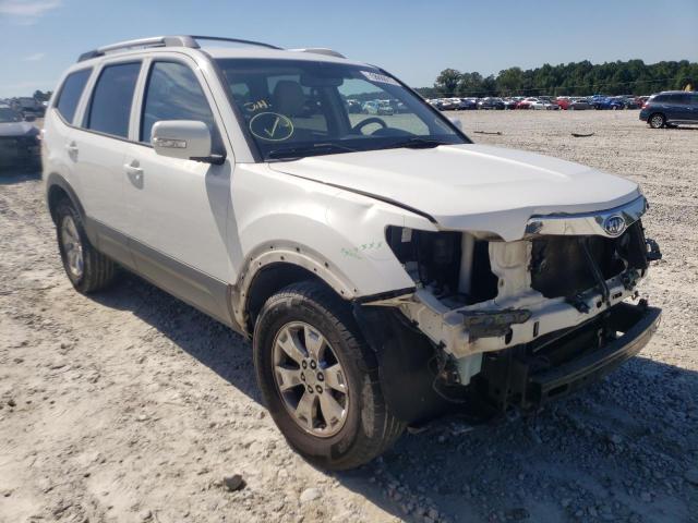 KNDJJ741795027452 - 2009 KIA BORREGO LX WHITE photo 1