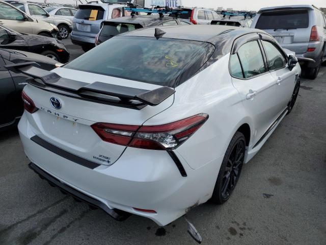 4T1K31AK2NU040288 - 2022 TOYOTA CAMRY XSE WHITE photo 4