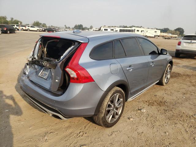 YV440MWK2J2053951 - 2018 VOLVO V60 CROSS BLUE photo 4