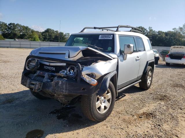 JTEBU11F170038154 - 2007 TOYOTA FJ CRUISER SILVER photo 2