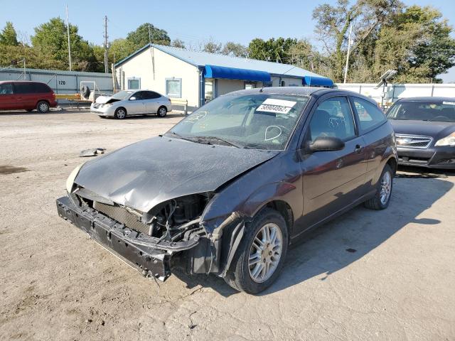 1FAFP31N57W262482 - 2007 FORD FOCUS ZX3 GRAY photo 2