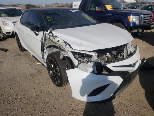 4T1B61HKXKU246113 - 2019 TOYOTA CAMRY XSE WHITE photo 1