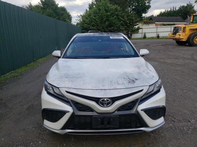 4T1K61BK0MU022358 - 2021 TOYOTA CAMRY XSE WHITE photo 9