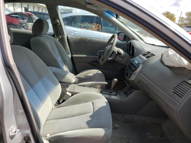 1N4AL11D34C187151 - 2004 NISSAN ALTIMA BAS SILVER photo 5