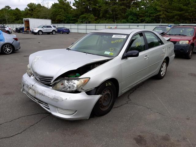 JTDBE32K463063989 - 2006 TOYOTA CAMRY LE SILVER photo 2