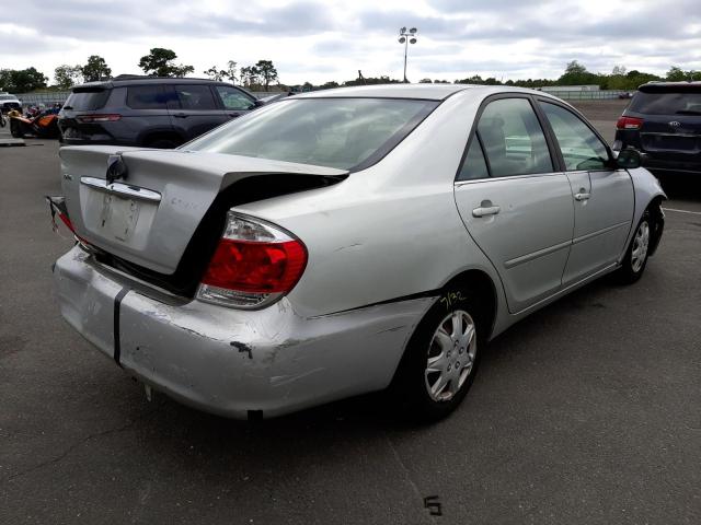 JTDBE32K463063989 - 2006 TOYOTA CAMRY LE SILVER photo 4