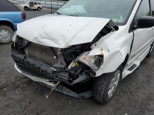 2C4RDGBG5HR853431 - 2017 DODGE GRAND CARA WHITE photo 9