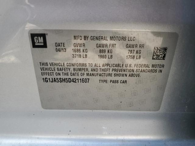 1G1JA5SH5D4211607 - 2013 CHEVROLET SONIC LS SILVER photo 10