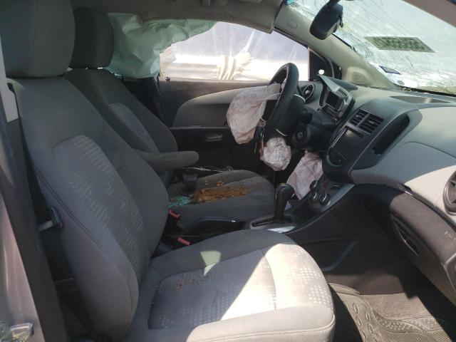 1G1JA5SH5D4211607 - 2013 CHEVROLET SONIC LS SILVER photo 5