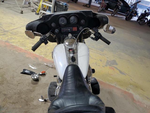 1HD1FCW154Y617694 - 2004 HARLEY-DAVIDSON FLHTCUI 白色 照片 5