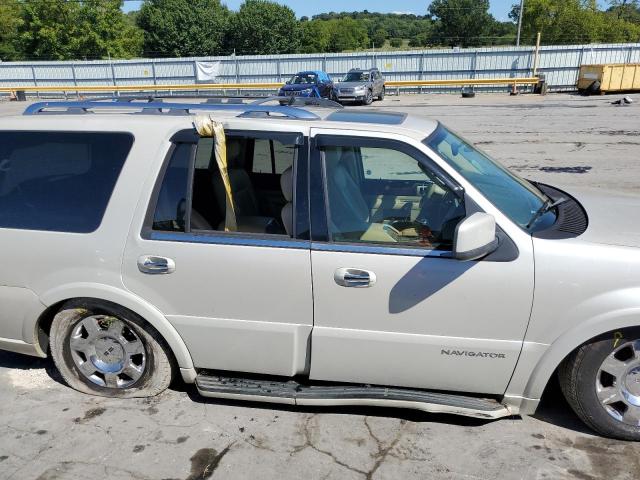 5LMFU28555LJ02404 - 2005 LINCOLN NAVIGATOR 白色 照片 9