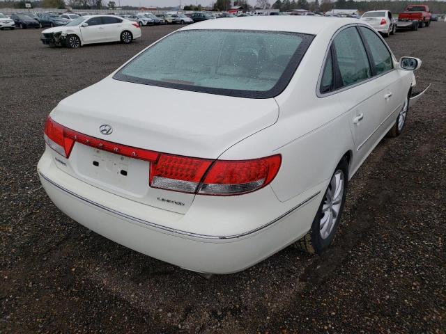 KMHFC46F07A141655 - 2007 HYUNDAI AZERA SE WHITE photo 4