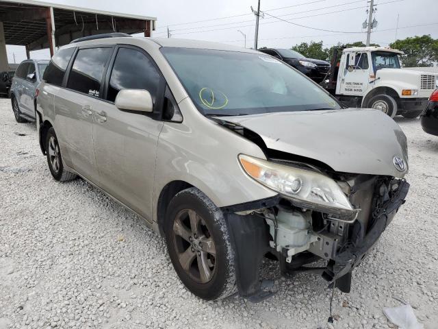 5TDKK3DC1FS573648 - 2015 TOYOTA SIENNA LE BEIGE photo 1