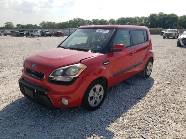 KNDJT2A50D7591736 - 2013 KIA SOUL RED photo 2