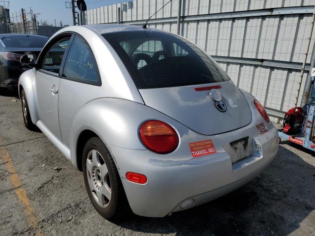 3VWCC21C9YM467609 - 2000 VOLKSWAGEN NEW BEETLE 银色 照片 3