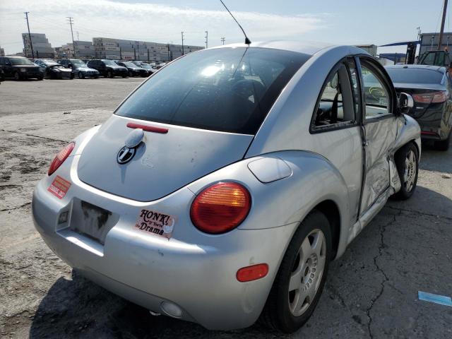 3VWCC21C9YM467609 - 2000 VOLKSWAGEN NEW BEETLE 银色 照片 4