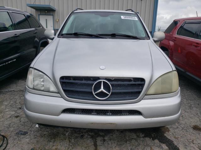 4JGAB54E71A271386 - 2001 MERCEDES-BENZ ML 320 SILVER photo 9