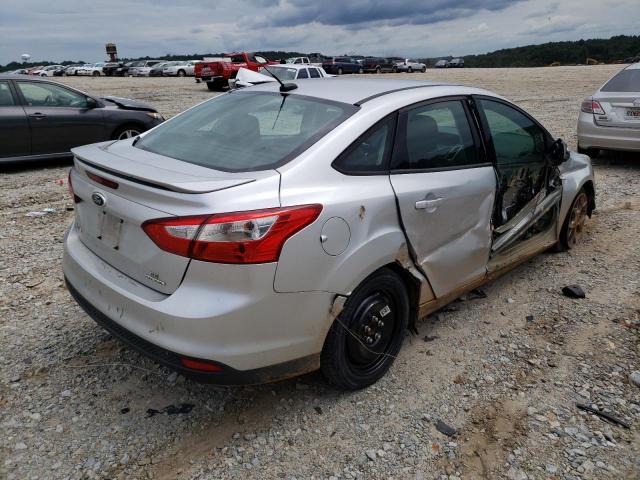 1FADP3F27DL268190 - 2013 FORD FOCUS SE SILVER photo 4