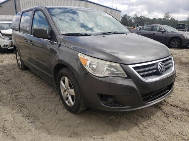 2V4RW3D17AR407059 - 2010 VOLKSWAGEN ROUTAN SE SILVER photo 1