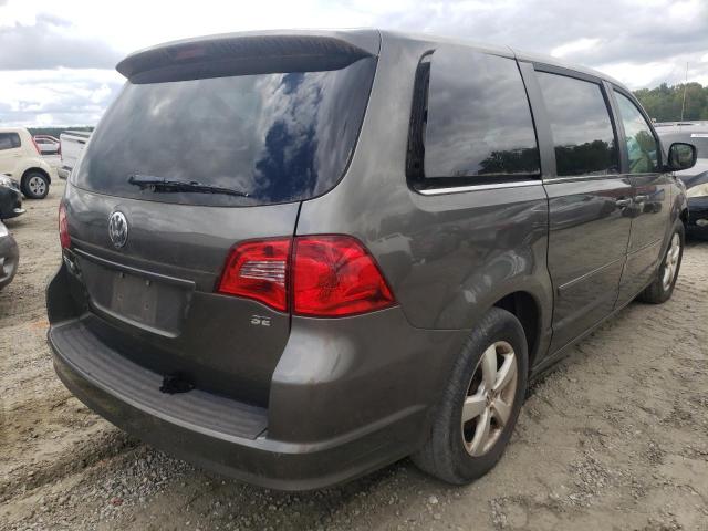 2V4RW3D17AR407059 - 2010 VOLKSWAGEN ROUTAN SE SILVER photo 4