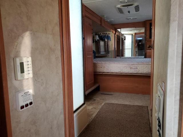 4YDF3072884702822 - 2008 KEYSTONE MONTANA WHITE photo 5