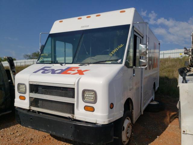 4UZA4FF49VC790793 - 1997 FREIGHTLINER CHASSIS M WHITE photo 2