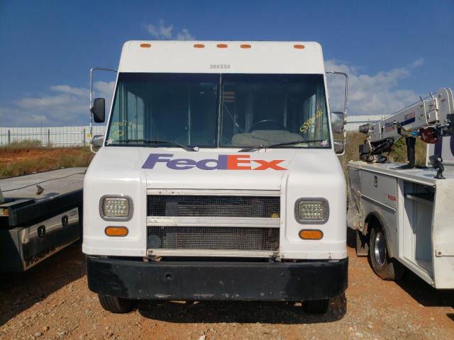 4UZA4FF49VC790793 - 1997 FREIGHTLINER CHASSIS M WHITE photo 9