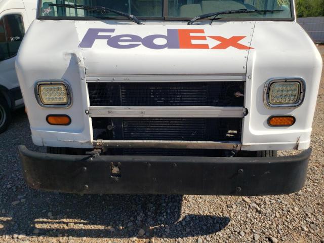 4UZA4FF44YCF81095 - 2000 FREIGHTLINER CHASSIS M WHITE photo 9