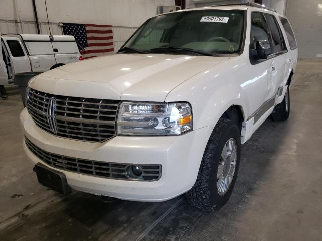 5LMFU28547LJ24686 - 2007 LINCOLN NAVIGATOR WHITE photo 2