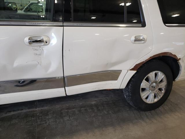 5LMFU28547LJ24686 - 2007 LINCOLN NAVIGATOR 白色 照片 9