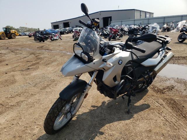 WB1022806BZ062007 - 2011 BMW F650 GS SILVER photo 2