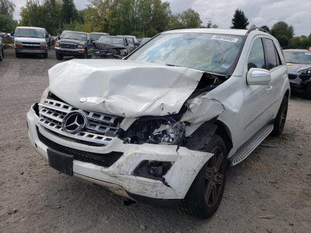 4JGBB8GB8AA541541 - 2010 MERCEDES-BENZ ML 350 4MA WHITE photo 2