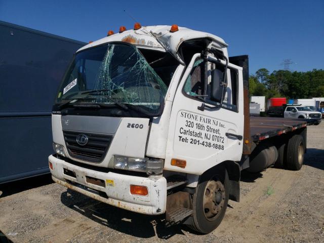 JNAPA80H67AG60635 - 2007 NISSAN DIESEL UD2600 WHITE photo 2