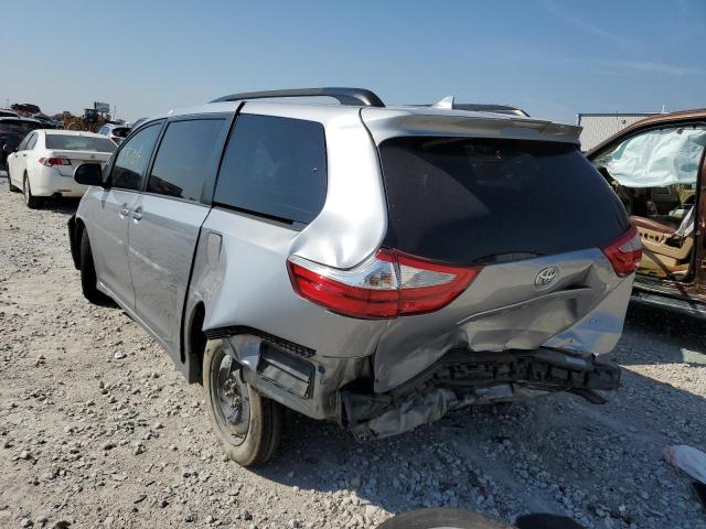 5TDKZ3DC6JS927037 - 2018 TOYOTA SIENNA LE SILVER photo 3