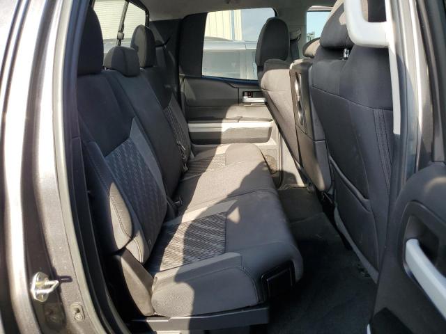 5TFRM5F1XJX129686 - 2018 TOYOTA TUNDRA DOUBLE CAB SR/SR5  photo 6