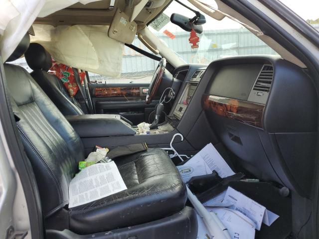 5LMFU28R93LJ36930 - 2003 LINCOLN NAVIGATOR 银色 照片 5