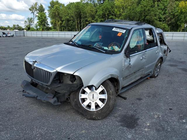 5LMFU28R93LJ36930 - 2003 LINCOLN NAVIGATOR 银色 照片 9