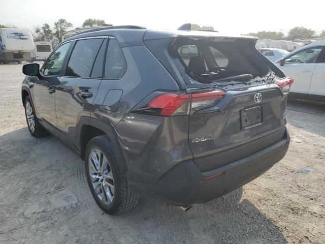 2T3A1RFV8MC159165 - 2021 TOYOTA RAV4 XLE P GRAY photo 3