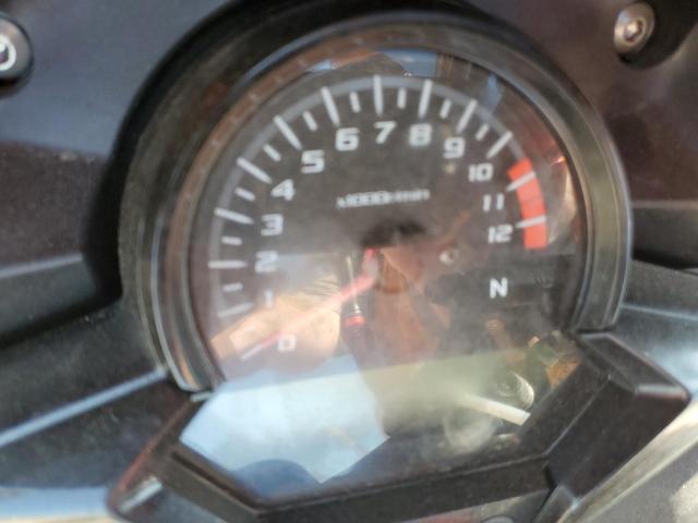 MLHNC5105L5600235 - 2020 HONDA CBR300 R RED photo 8