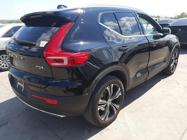 YV4162UL8L2170924 - 2020 VOLVO XC40 T5 IN BLACK photo 4