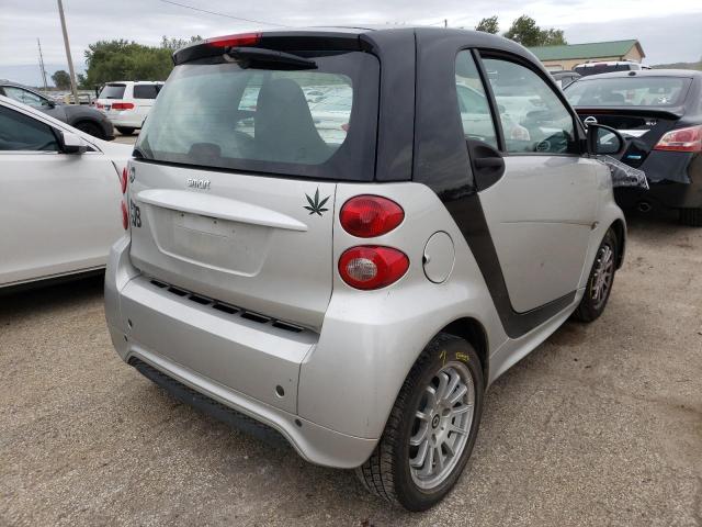 WMEEJ3BA0EK771551 - 2014 SMART FORTWO PUR SILVER photo 4