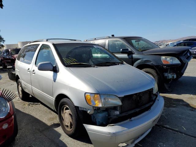 4T3ZF13C92U422266 - 2002 TOYOTA SIENNA LE SILVER photo 1