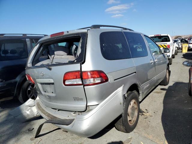 4T3ZF13C92U422266 - 2002 TOYOTA SIENNA LE SILVER photo 4