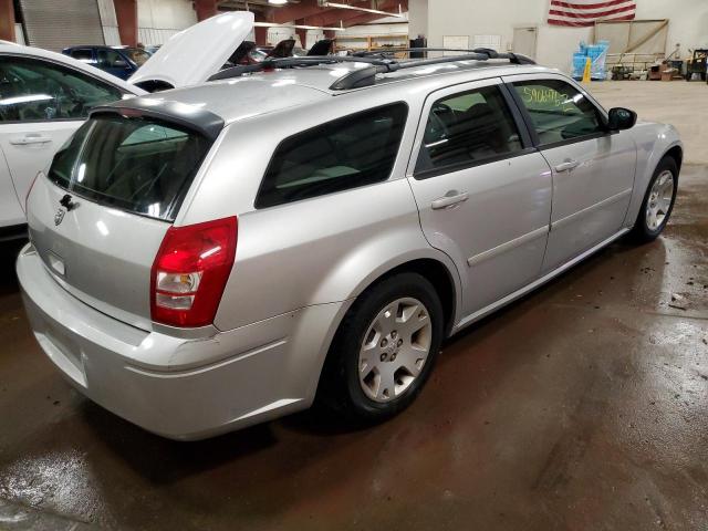 2D8FV48T85H570219 - 2005 DODGE MAGNUM SE SILVER photo 4