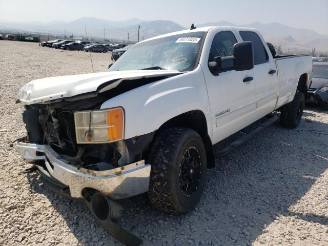 1GT4K3BG8AF115385 - 2010 GMC SIERRA K35 WHITE photo 2