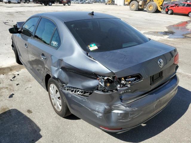 3VW2K7AJ9FM301064 - 2015 VOLKSWAGEN JETTA BASE رمادي صورة 3