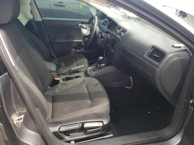 3VW2K7AJ9FM301064 - 2015 VOLKSWAGEN JETTA BASE رمادي صورة 5